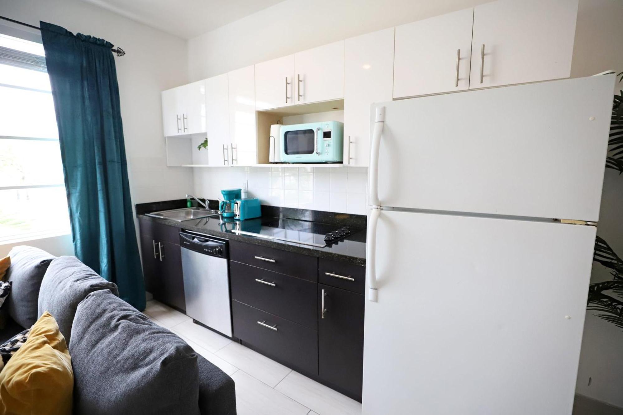 2 Bedroom Apartment 3 Minute Walk To South Beach & Ocean Drive Майами-Бич Экстерьер фото